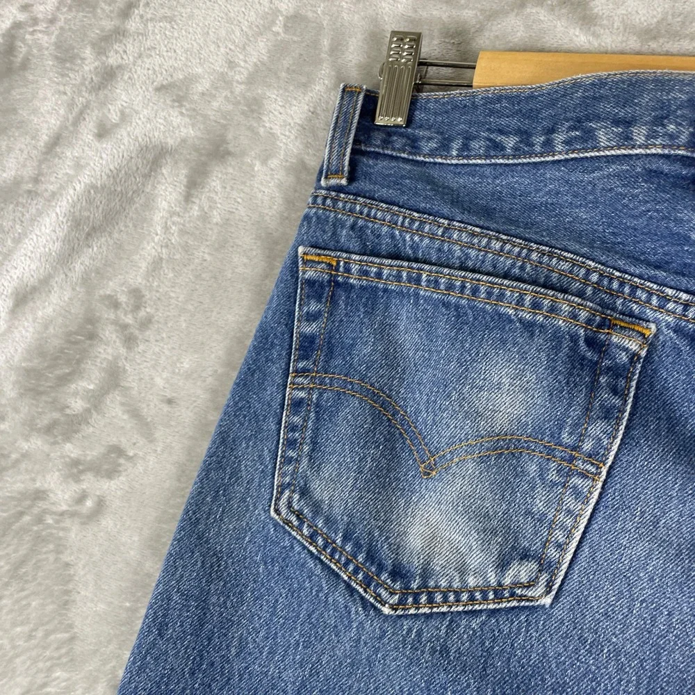 Vintage Levis 501 Jeans Mens 32x32 fits 30x31 Made in USA Dark Wash 90s Button